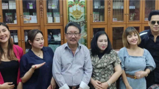 https://queenplasticsurgery.id/wp-content/uploads/2024/06/63ecd6602debb-klinik-bedah-plastik-queen.webp