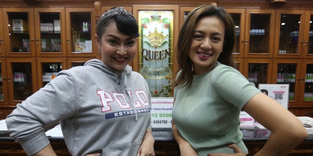 https://queenplasticsurgery.id/wp-content/uploads/2024/06/p_headline_yeyen-lidya-38-ratna-listy-lakukan-oper-6de261.jpg