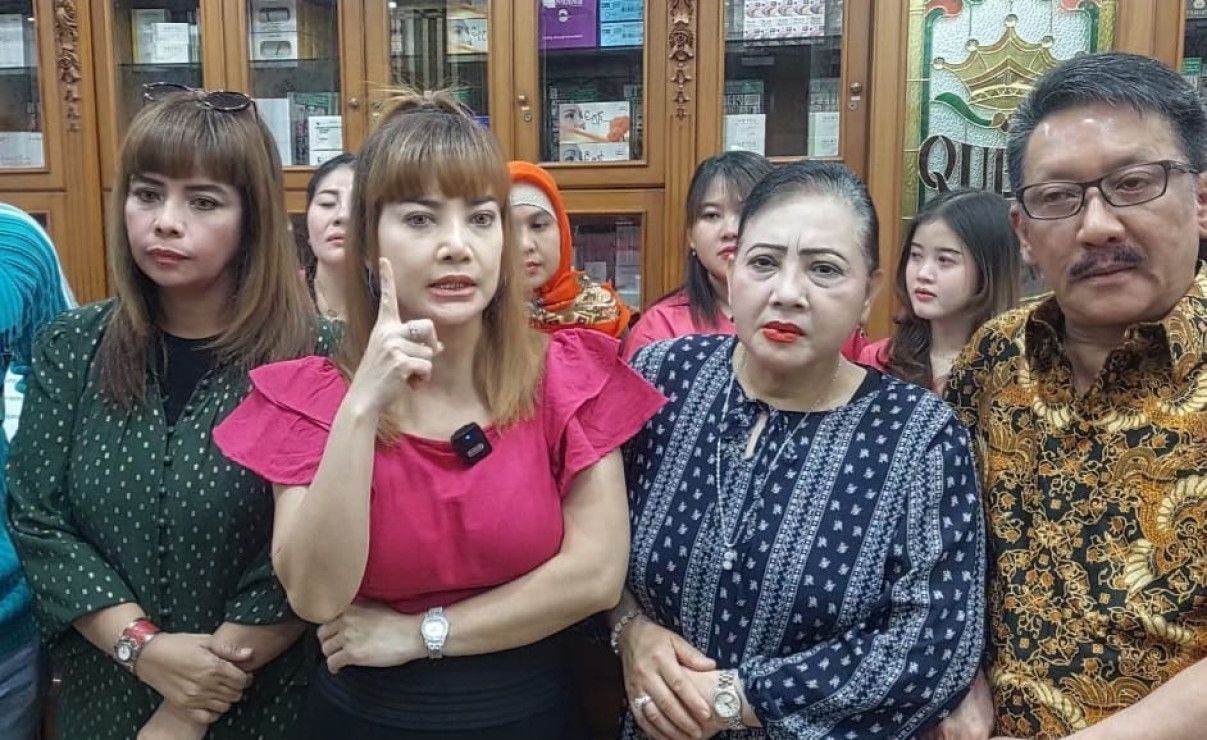 https://queenplasticsurgery.id/wp-content/uploads/2024/09/1721050012_9433a1633b7e4f8cc8a2-fotor-2024091116142.jpg